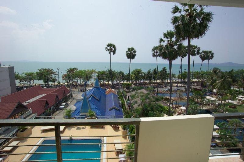 The New Eurostar Jomtien Beach Hotel Exterior photo