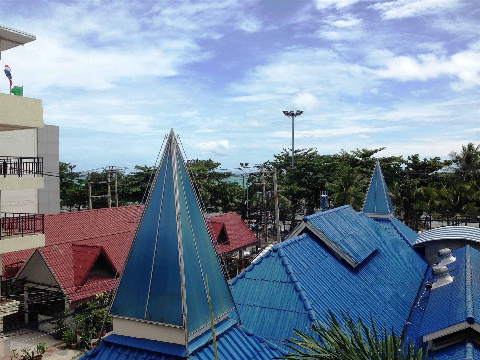 The New Eurostar Jomtien Beach Hotel Exterior photo
