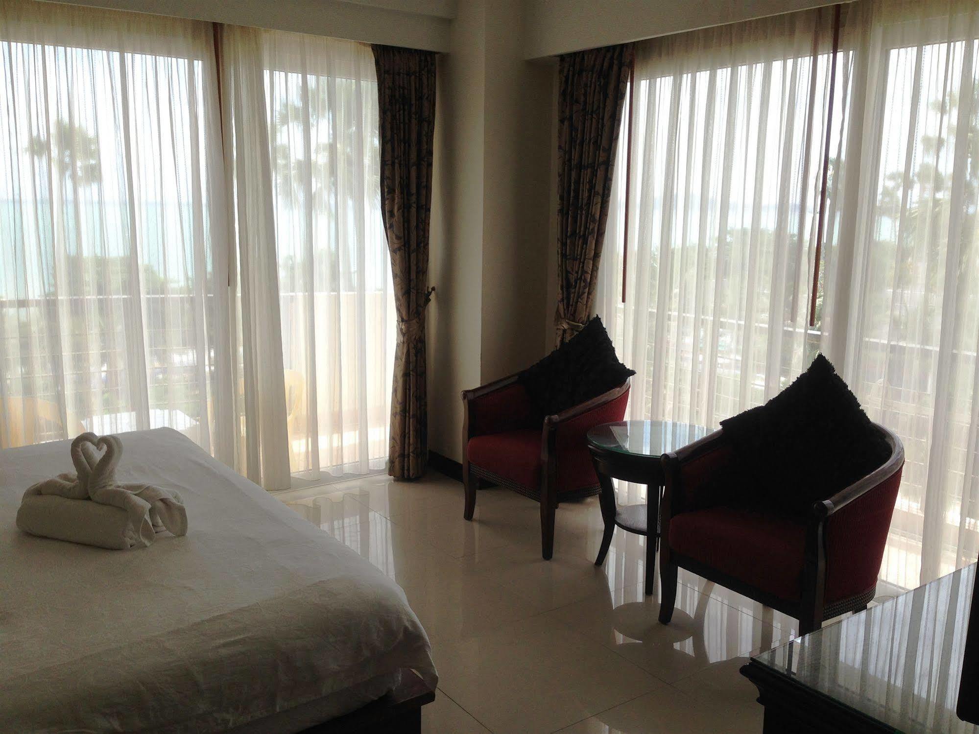 The New Eurostar Jomtien Beach Hotel Exterior photo