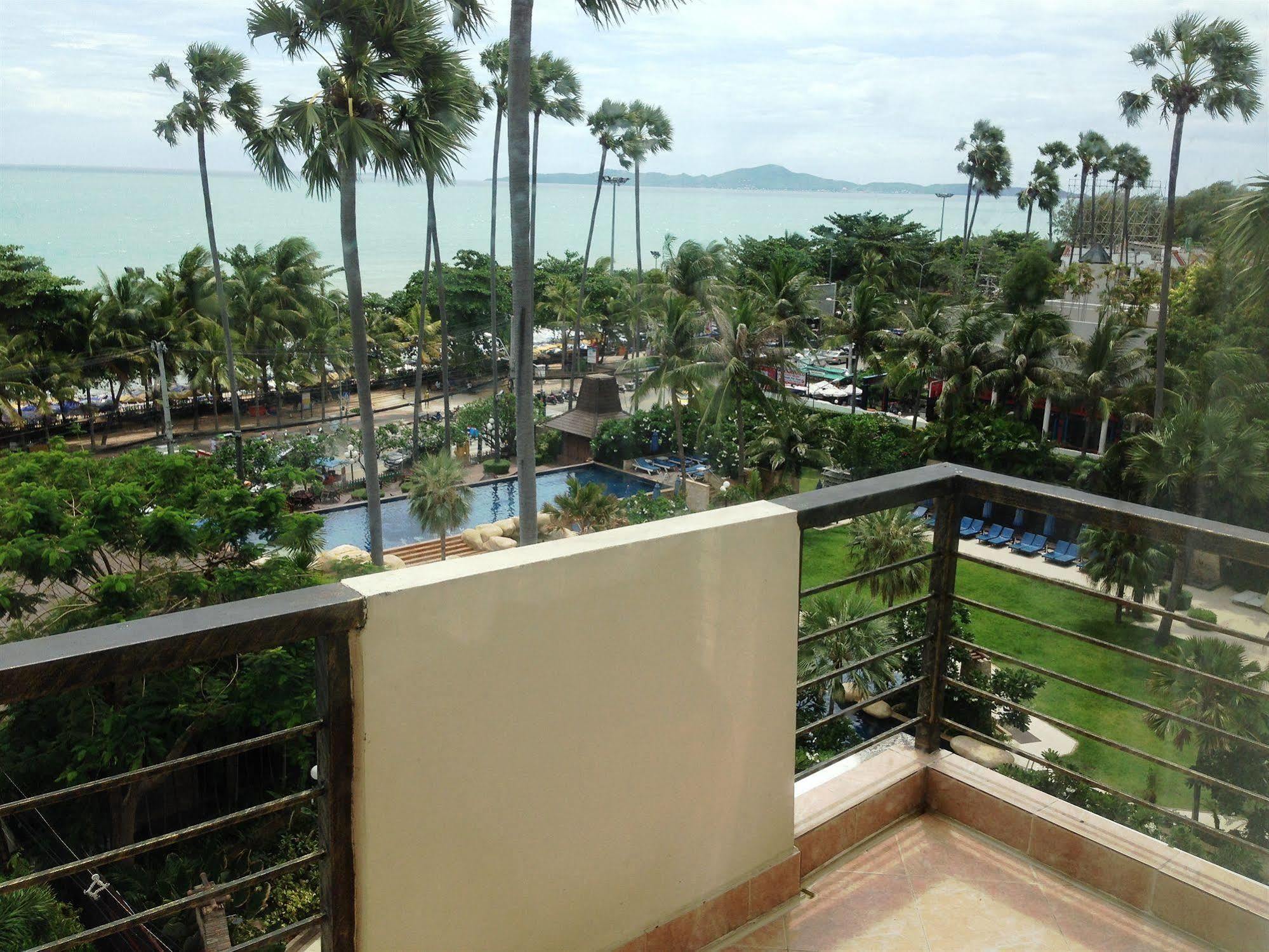 The New Eurostar Jomtien Beach Hotel Exterior photo