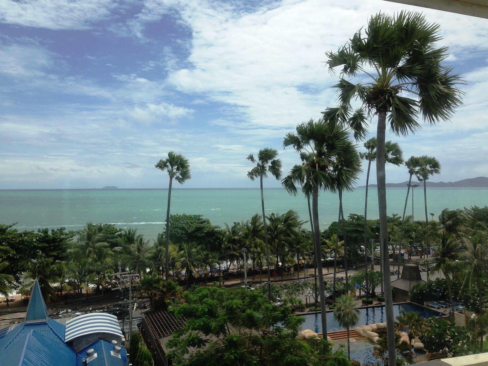 The New Eurostar Jomtien Beach Hotel Exterior photo